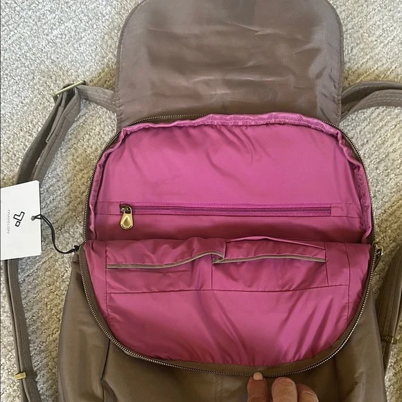 Arctix Brown Anti-Theft Messenger Bag w Adjustable Strap & Multiple Compartments - Picture 4 of 7